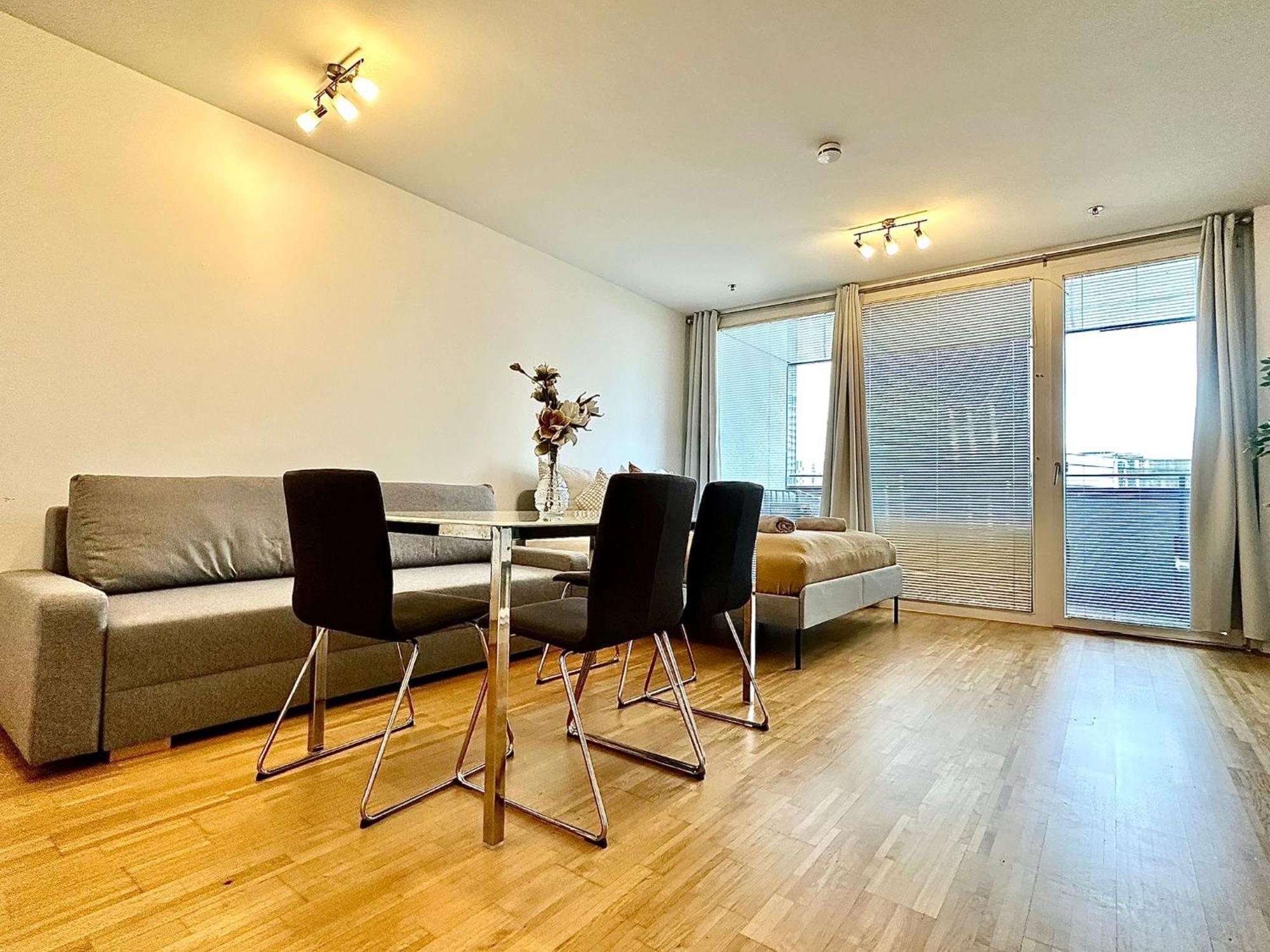 High Rise, Netflix, 2 Min To Main Station Apartment Vienna Luaran gambar