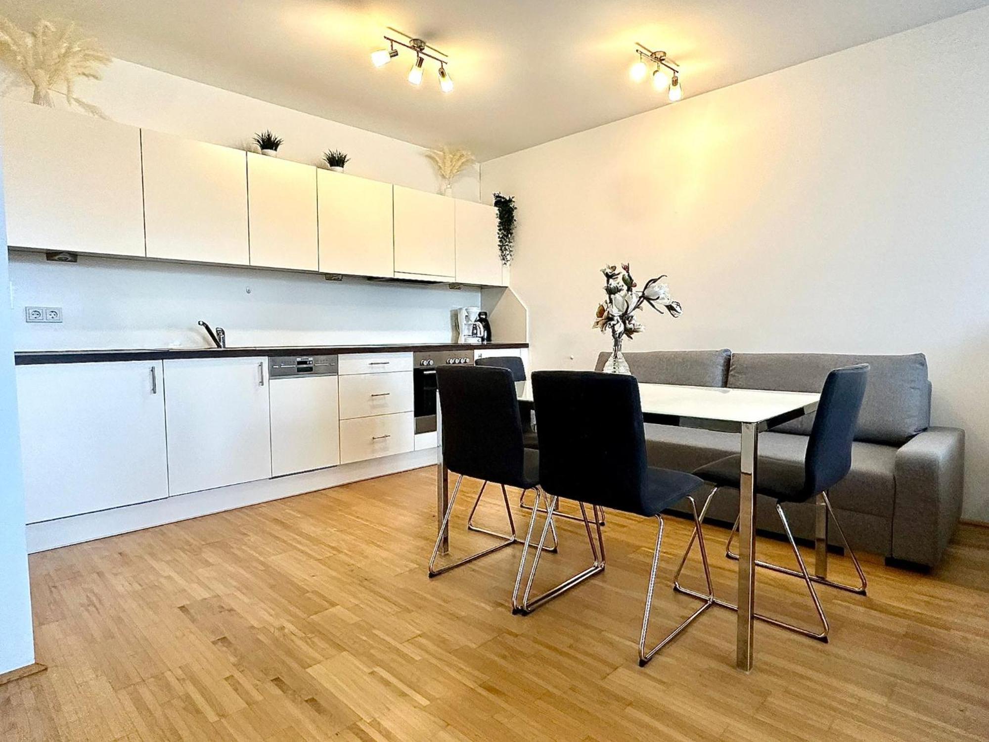 High Rise, Netflix, 2 Min To Main Station Apartment Vienna Luaran gambar
